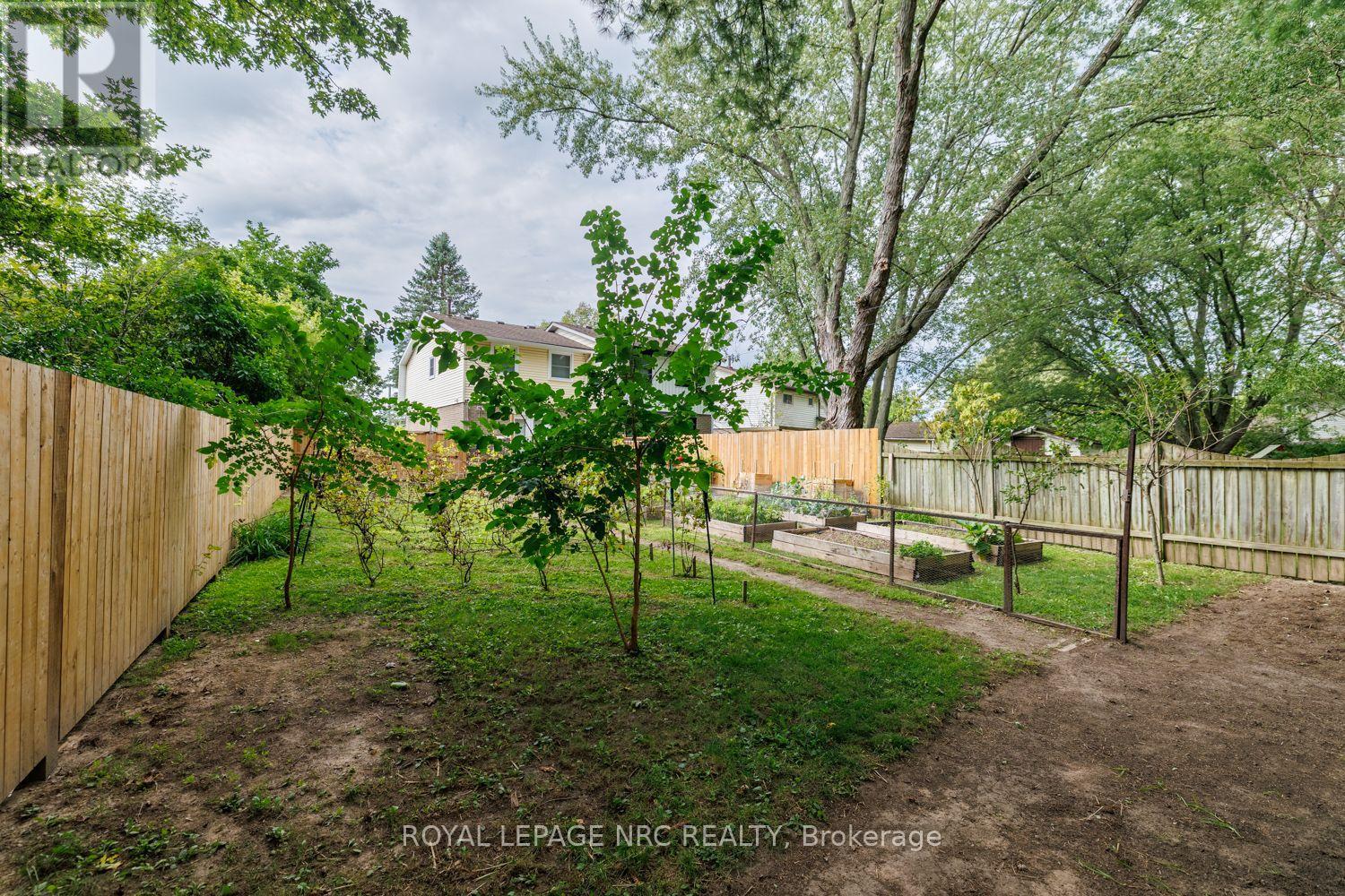46 GRAYSTONE CRESCENT, Welland (N. Welland) — photo 8
