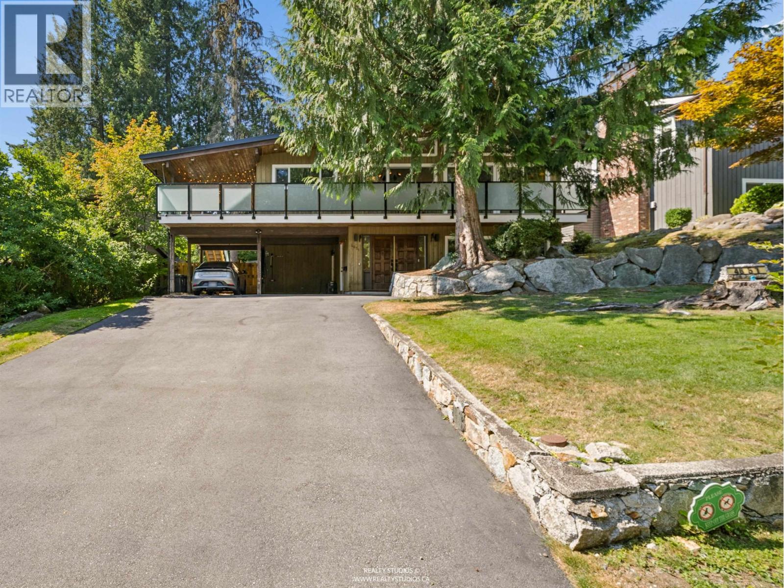 4651 HOSKINS Road, North Vancouver, British Columbia, V7K2R2, North Vancouver, British Columbia — photo 3 of 5
