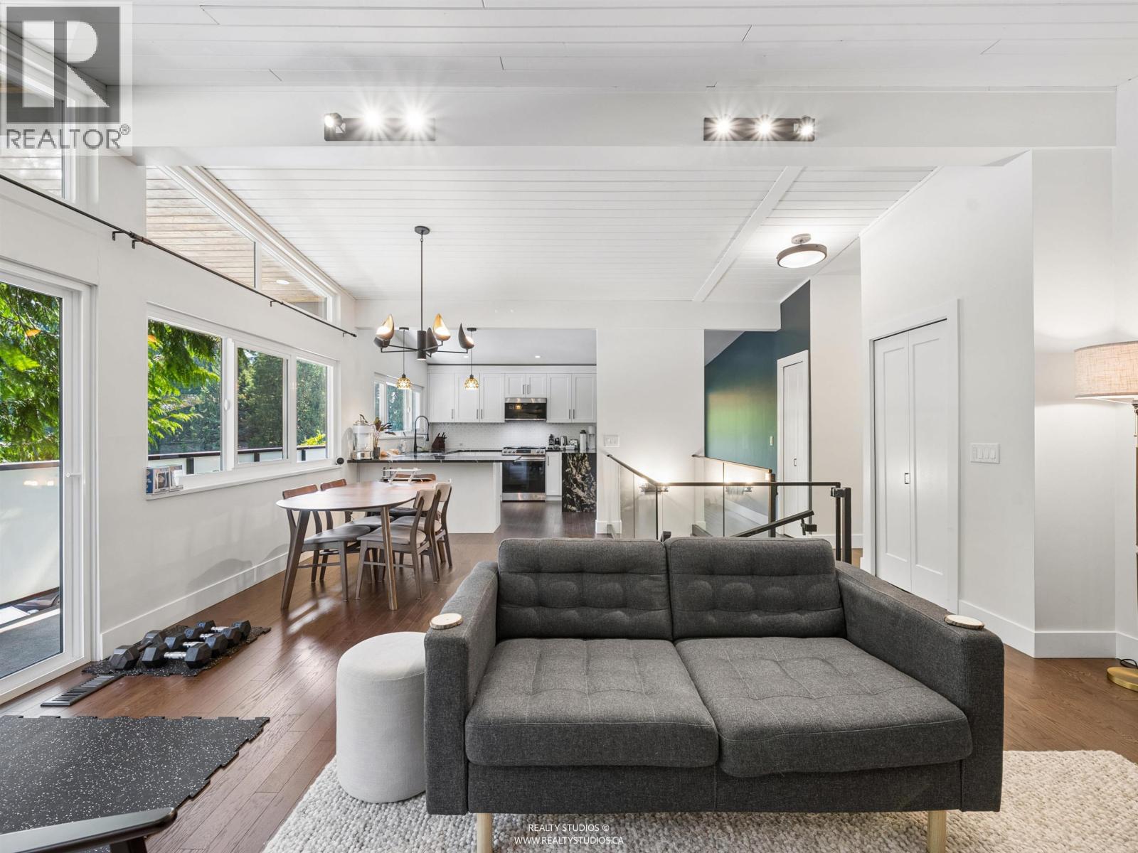 4651 HOSKINS Road, North Vancouver, British Columbia, V7K2R2, North Vancouver, British Columbia — photo 5 of 5