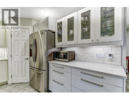 Kitchen - 2202 Aberdeen Street, Kelowna, BC V1Y2T4 Photo 6