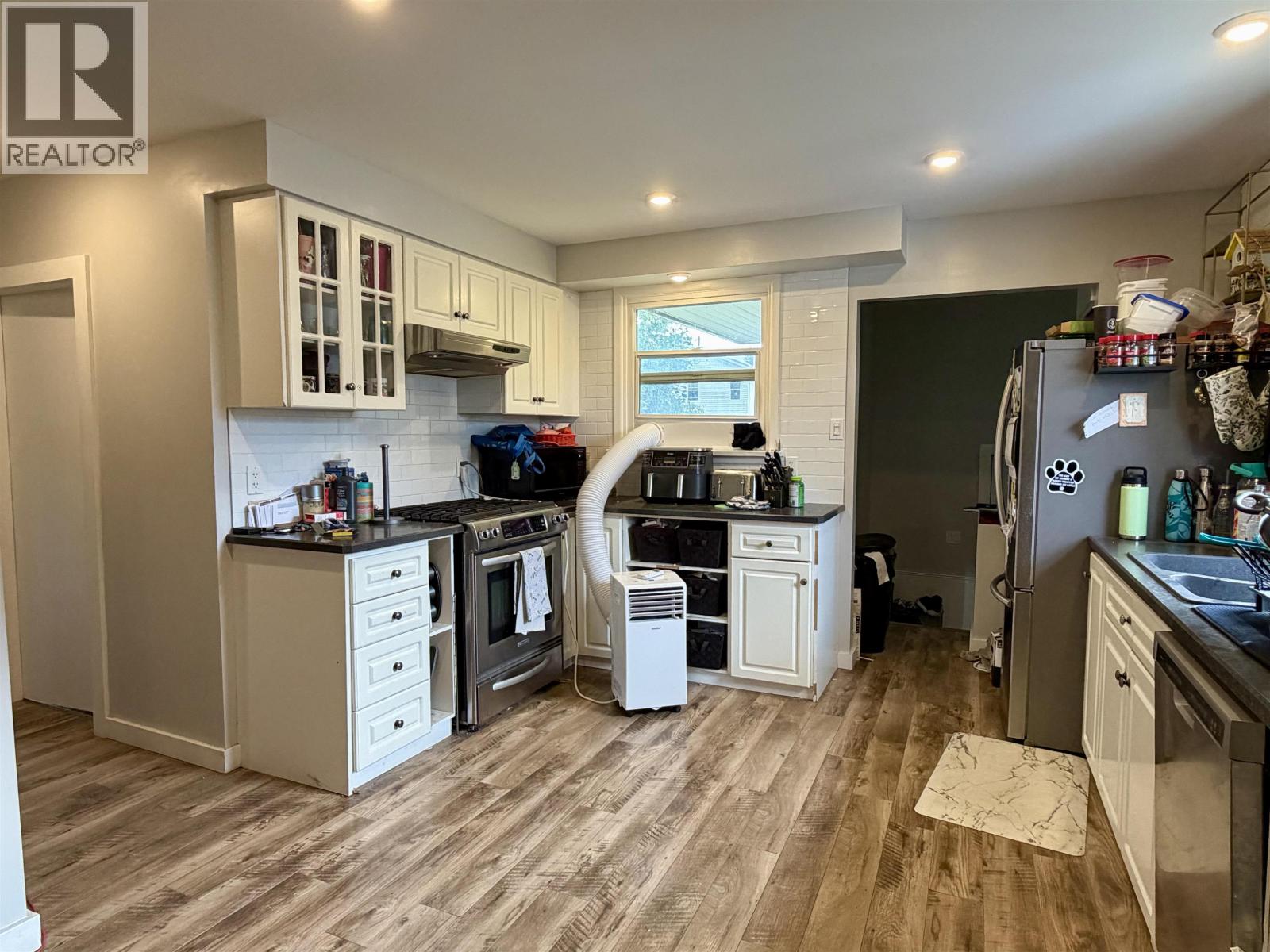 4735 SOUCIE AVENUE - 5