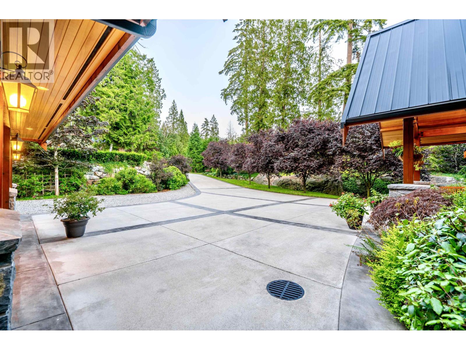 Photo of 949 ARBUTUS BAY LANE 26