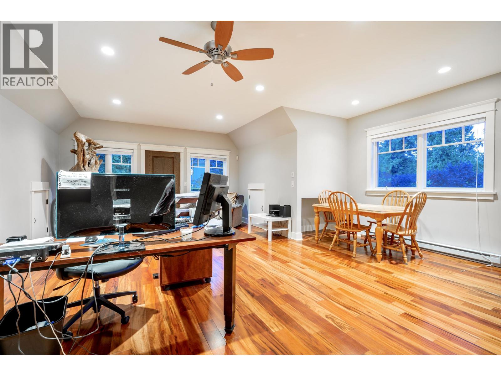 Photo of 949 ARBUTUS BAY LANE 29