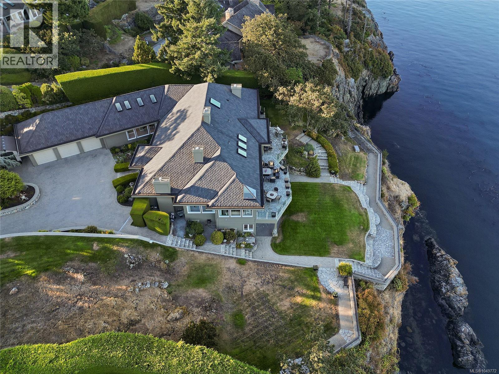 4532 Gordon Point Dr - Image 3