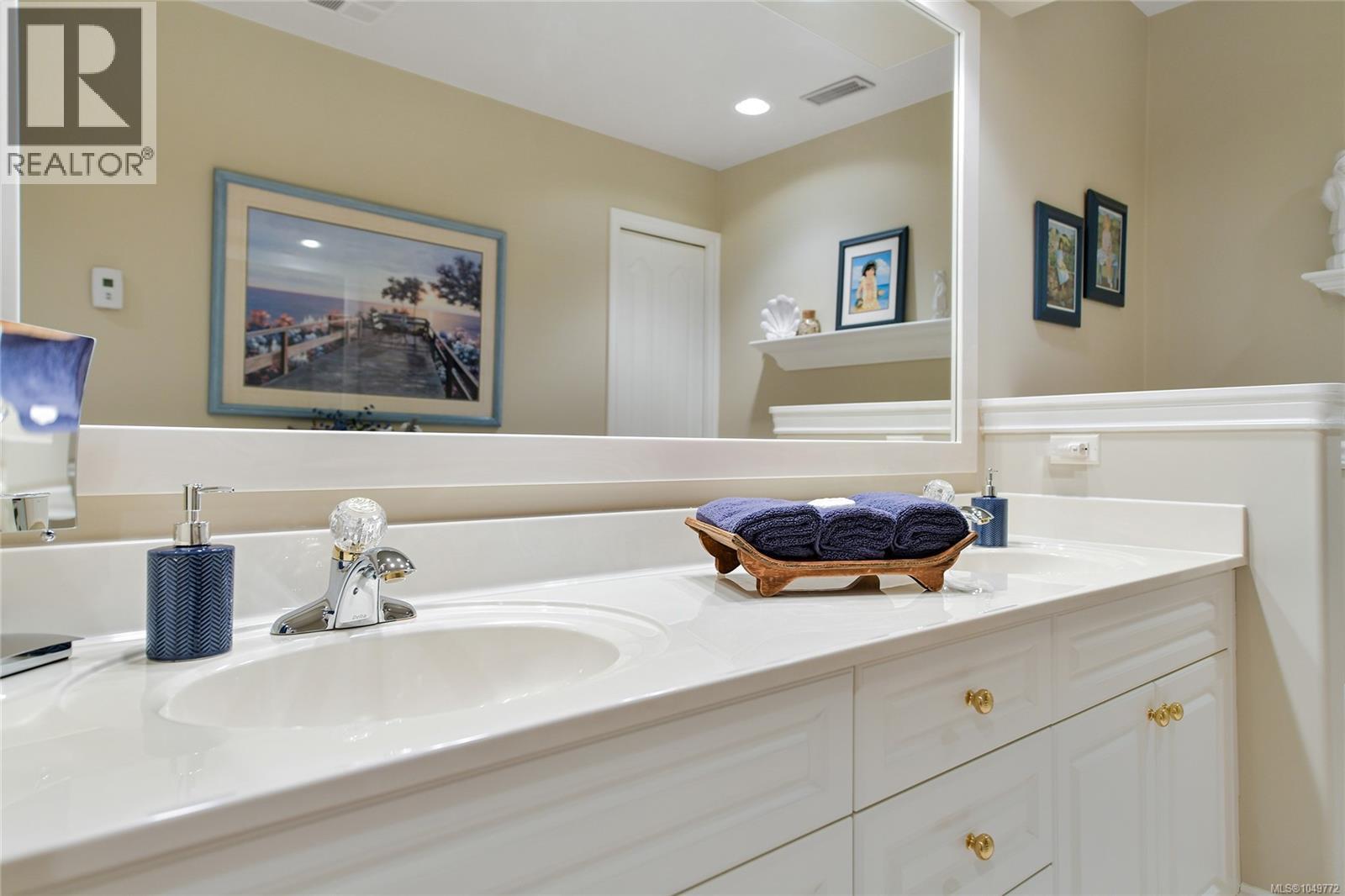 4532 Gordon Point Dr - 70