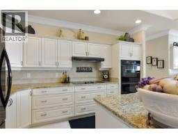 4532 Gordon Point Dr, Saanich, BC V8N6L2 Photo 32