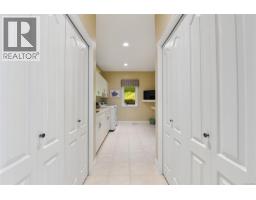 4532 Gordon Point Dr, Saanich, BC V8N6L2 Photo 51