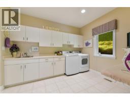 4532 Gordon Point Dr, Saanich, BC V8N6L2 Photo 52