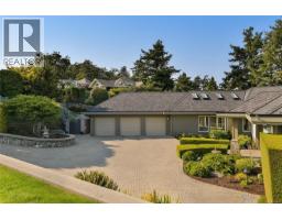 4532 Gordon Point Dr, Saanich, BC V8N6L2 Photo 76