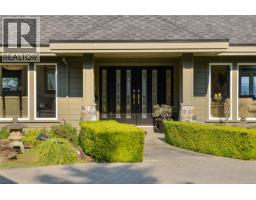 4532 Gordon Point Dr, Saanich, BC V8N6L2 Photo 77