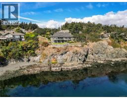 4532 Gordon Point Dr, Saanich, BC V8N6L2 Photo 90