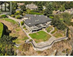 4532 Gordon Point Dr, Saanich, BC V8N6L2 Photo 91