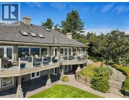 4532 Gordon Point Dr, Saanich, BC V8N6L2 Photo 93