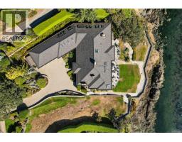 4532 Gordon Point Dr, Saanich, BC V8N6L2 Photo 95