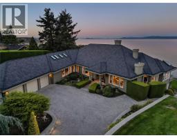 4532 Gordon Point Dr, Saanich, BC V8N6L2 Photo 97