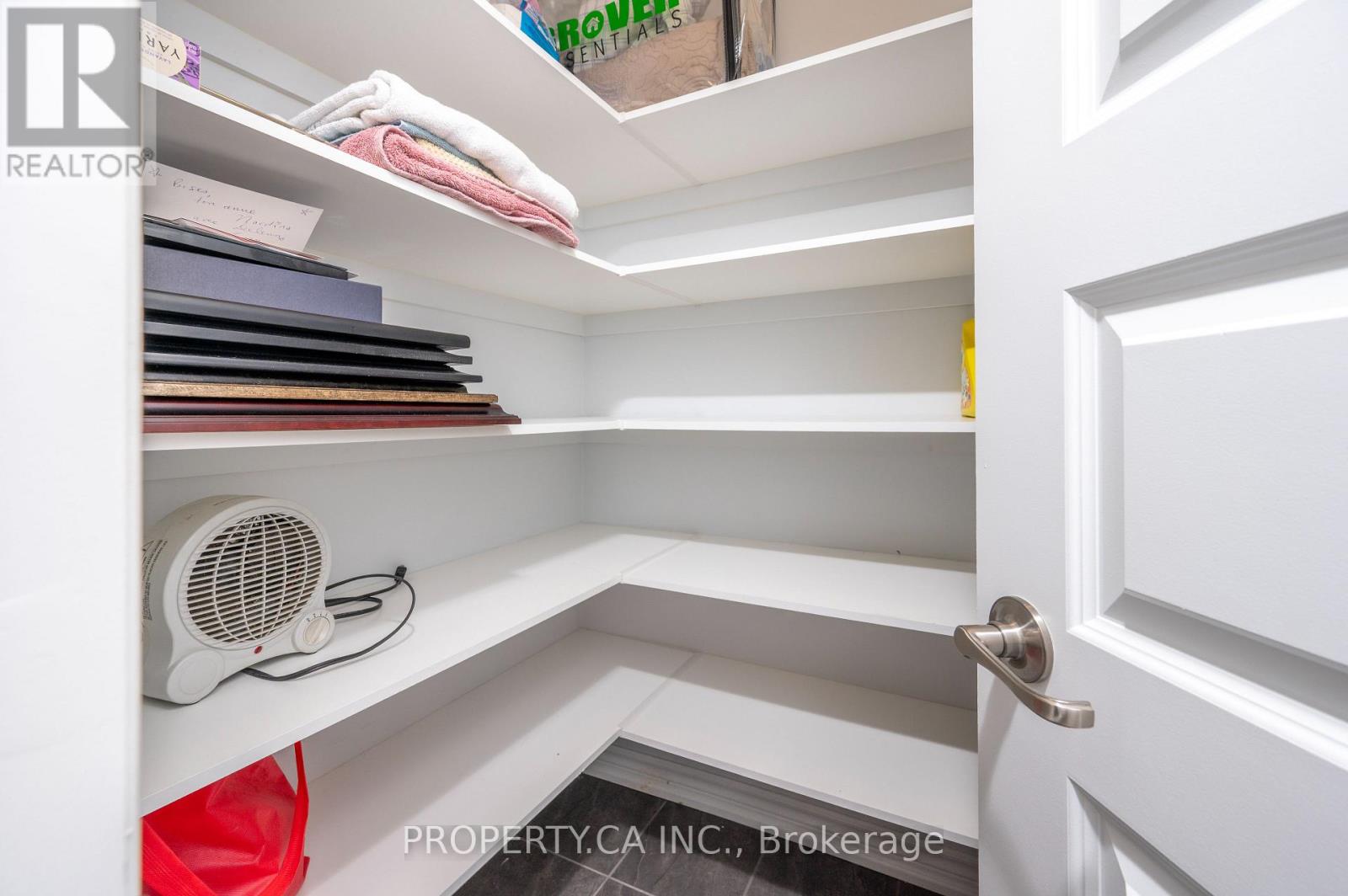 125 SWEETVALLEY DRIVE - 34