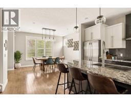 Primary Bedroom - 124 25 Avenue Ne, Calgary, AB T2E1X8 Photo 10