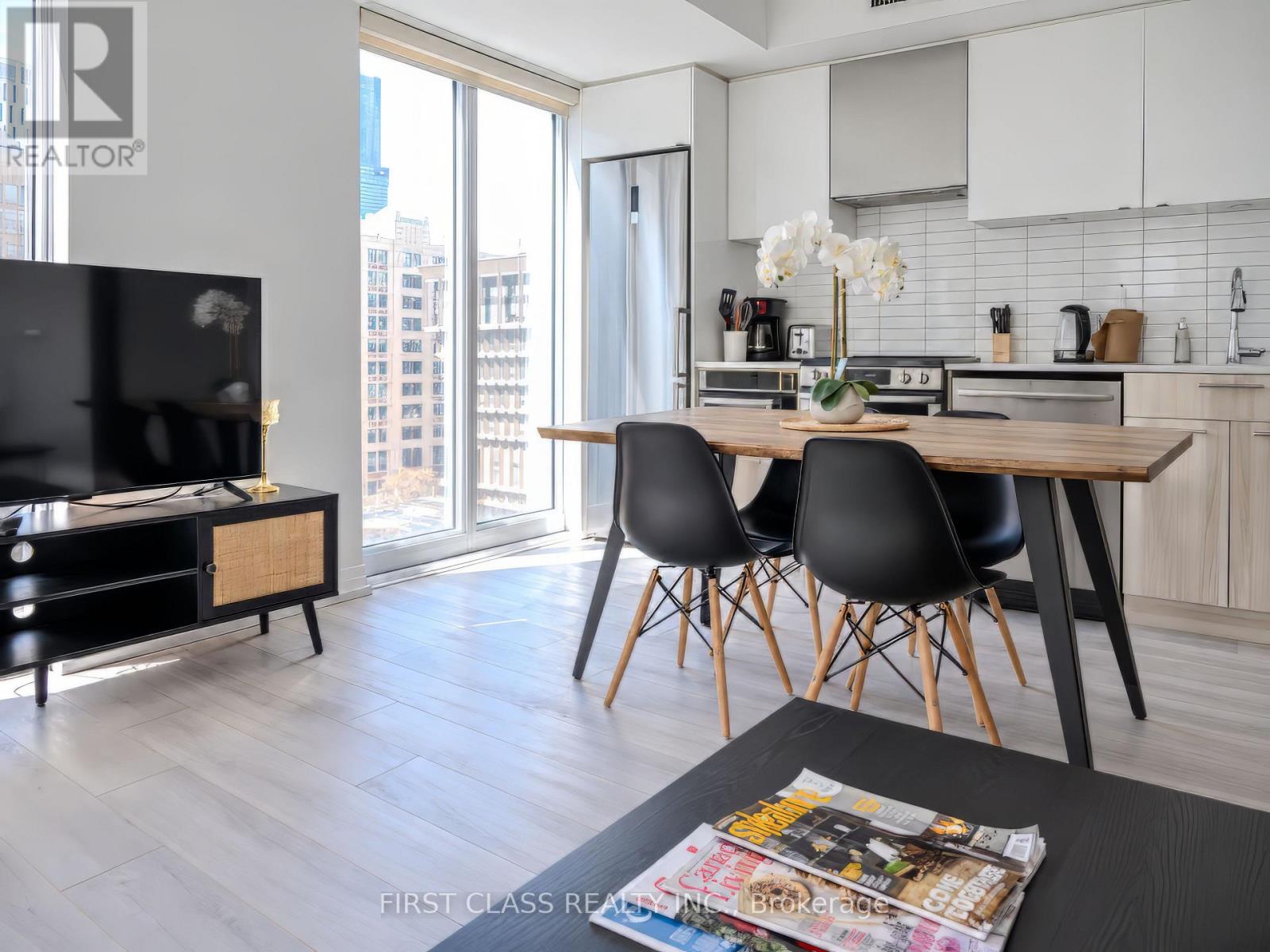 #826 251 JARVIS STREET - 11