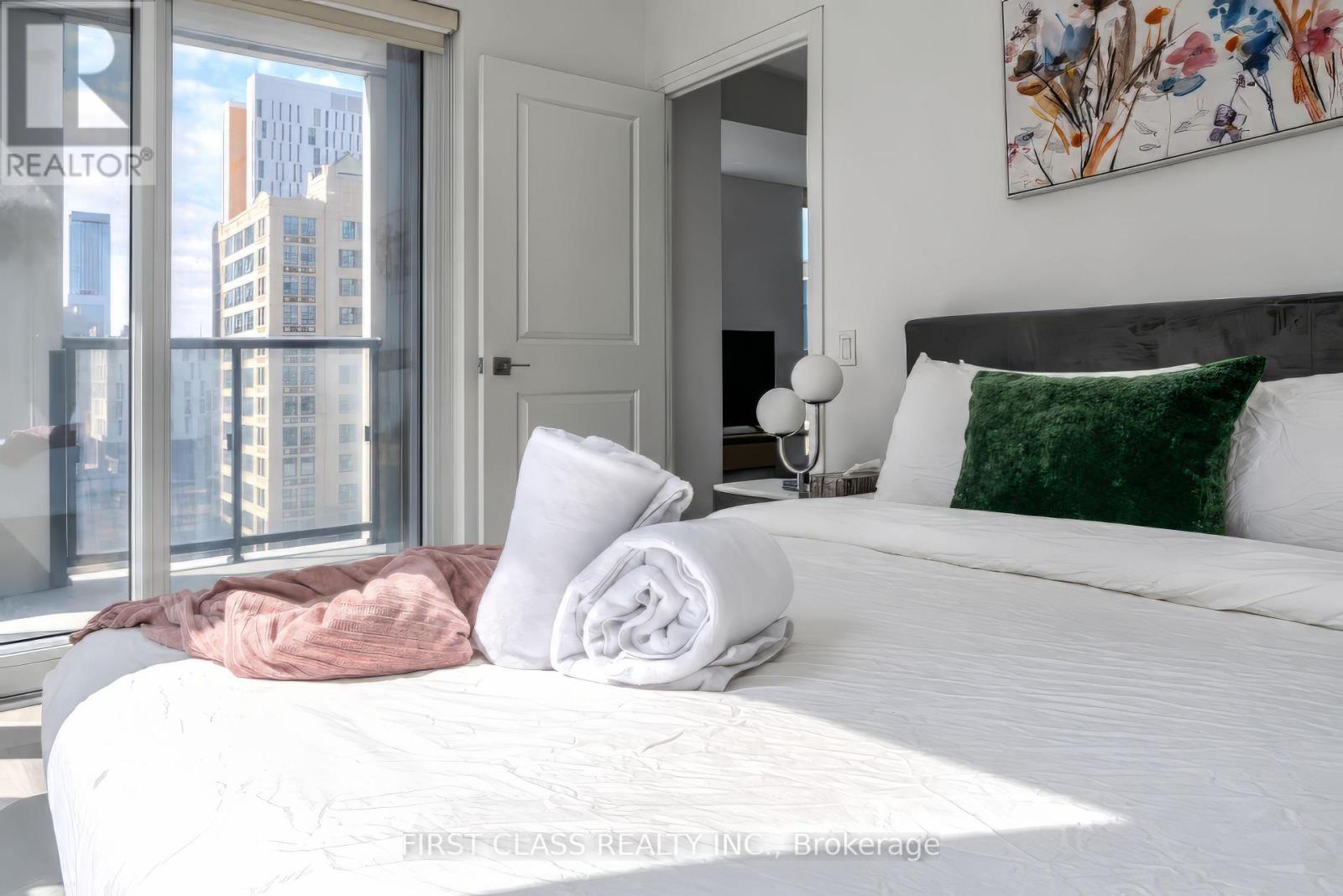 #826 251 JARVIS STREET - 17