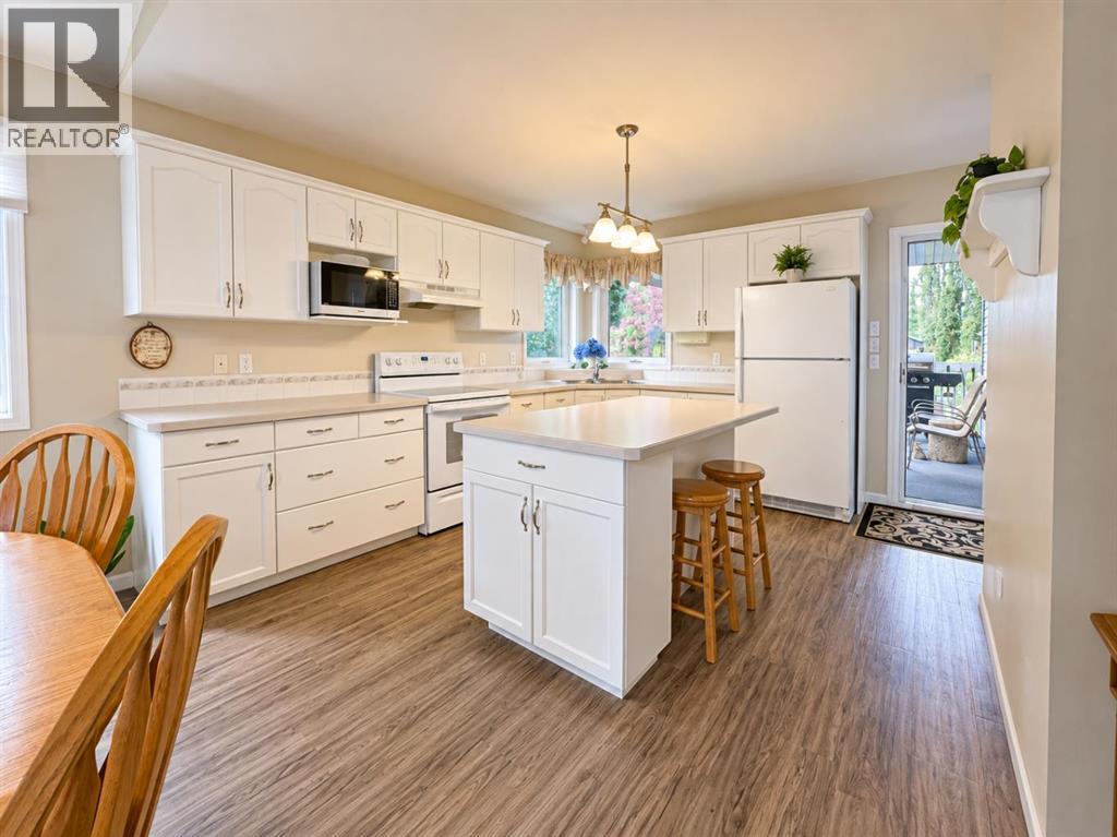 Listing photo – 5842 65 Avenue, Rocky Mountain House