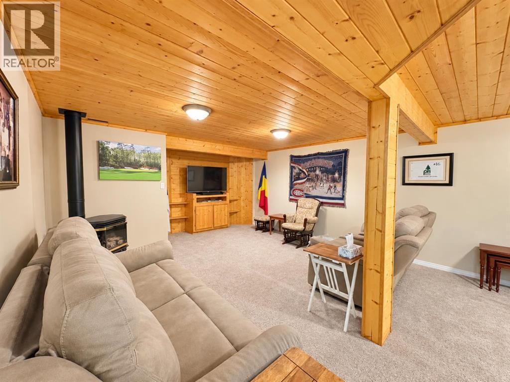 Listing photo – 5842 65 Avenue, Rocky Mountain House