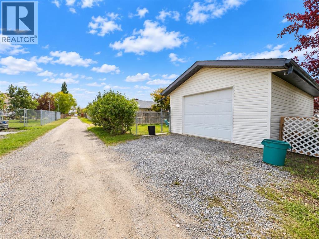Listing photo – 5842 65 Avenue, Rocky Mountain House