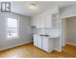 Bathroom - 35 Day Avenue, Toronto, ON M6E3V7 Photo 10