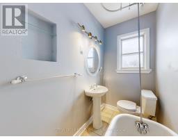 35 Day Avenue, Toronto, ON M6E3V7 Photo 12