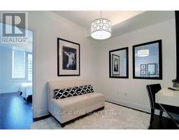 1810 - 35 Balmuto Street, Toronto, ON M4Y5W4 Photo 7