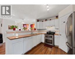 4pc Bathroom - 221 Tarington Close Ne, Calgary, AB T3J3V7 Photo 13