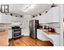 4pc Bathroom - 221 Tarington Close Ne, Calgary, AB T3J3V7 Photo 12