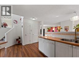Kitchen - 221 Tarington Close Ne, Calgary, AB T3J3V7 Photo 14