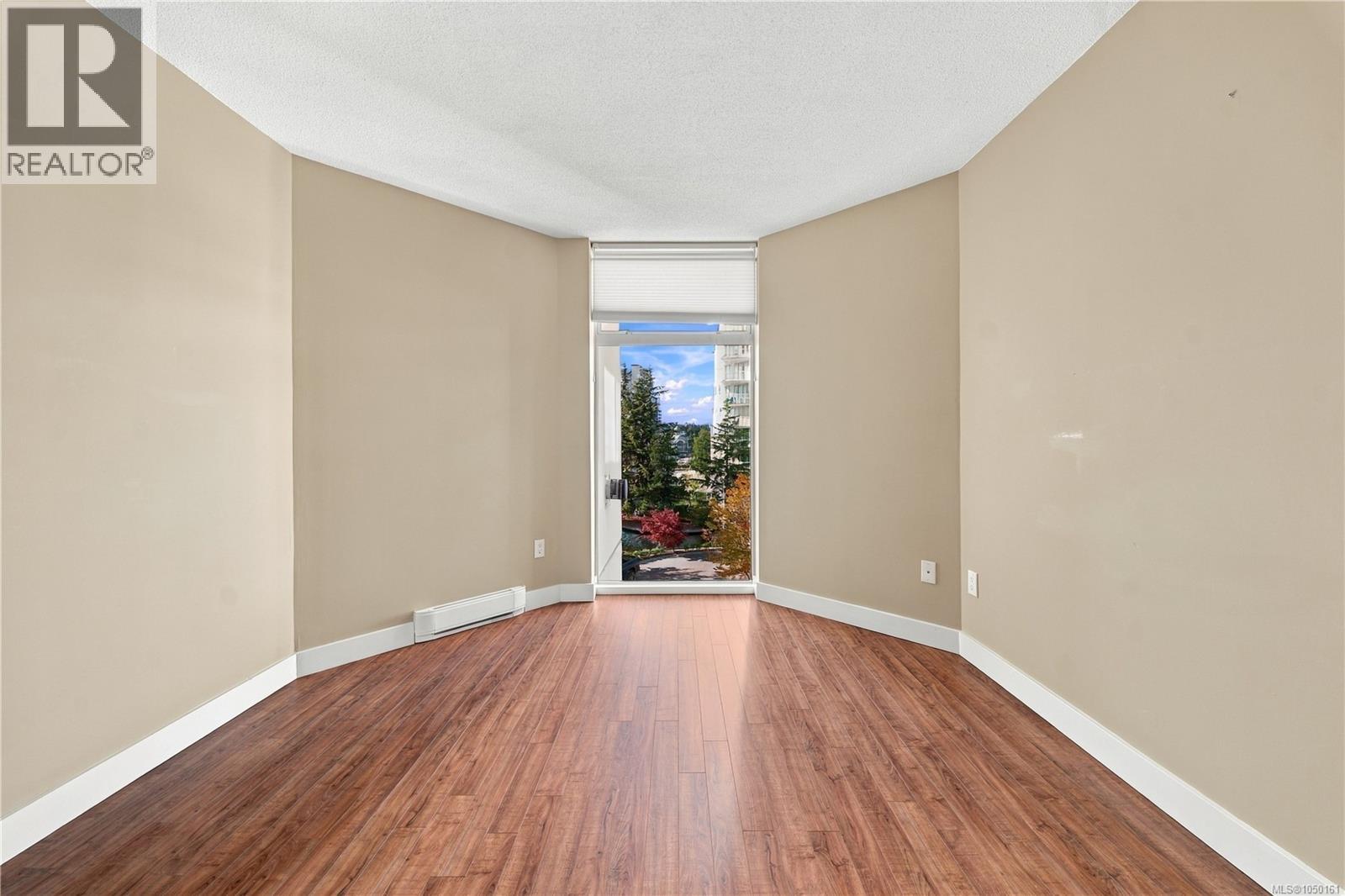 #402 158 Promenade Dr - 33