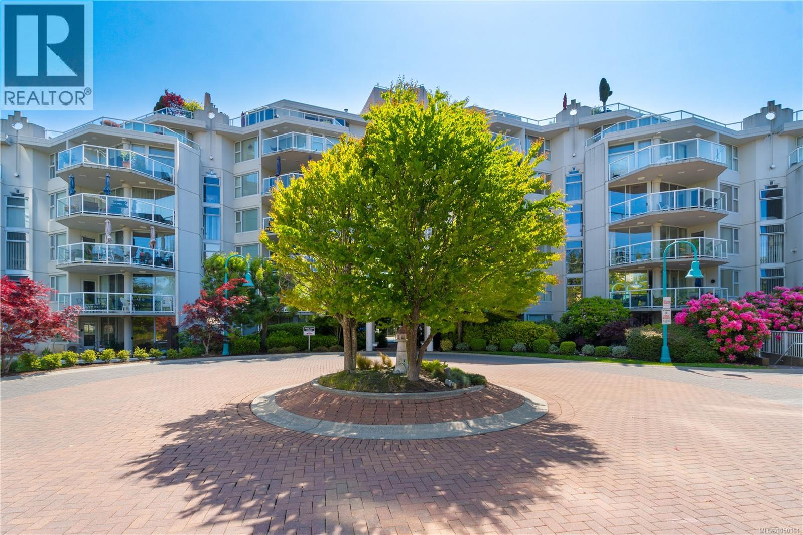 #402 158 Promenade Dr - 65