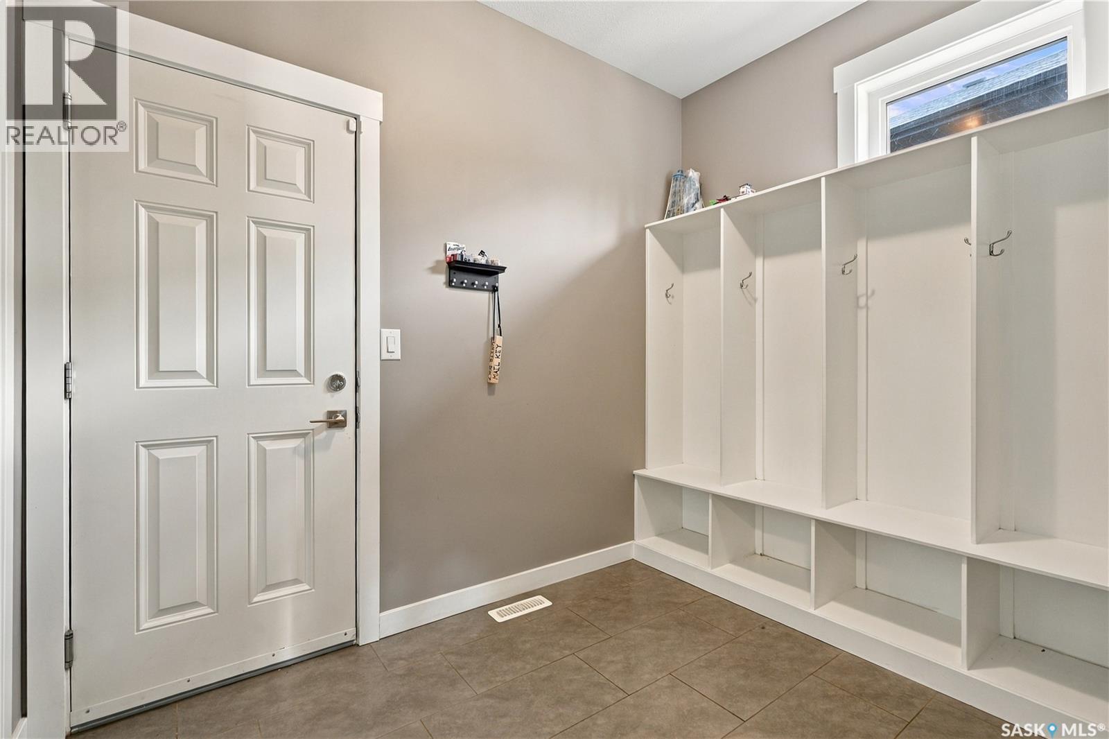 411 Hastings CRESCENT - 12