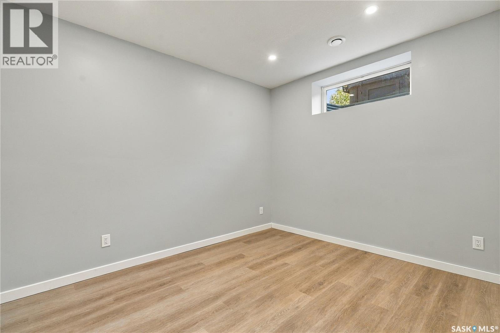 411 Hastings CRESCENT - 56
