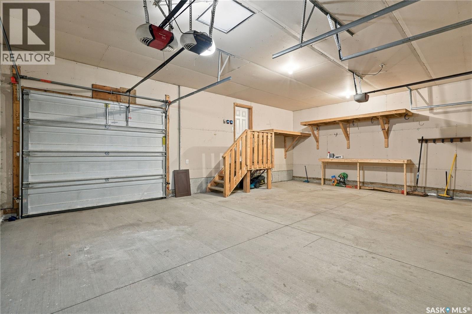 411 Hastings CRESCENT - 60