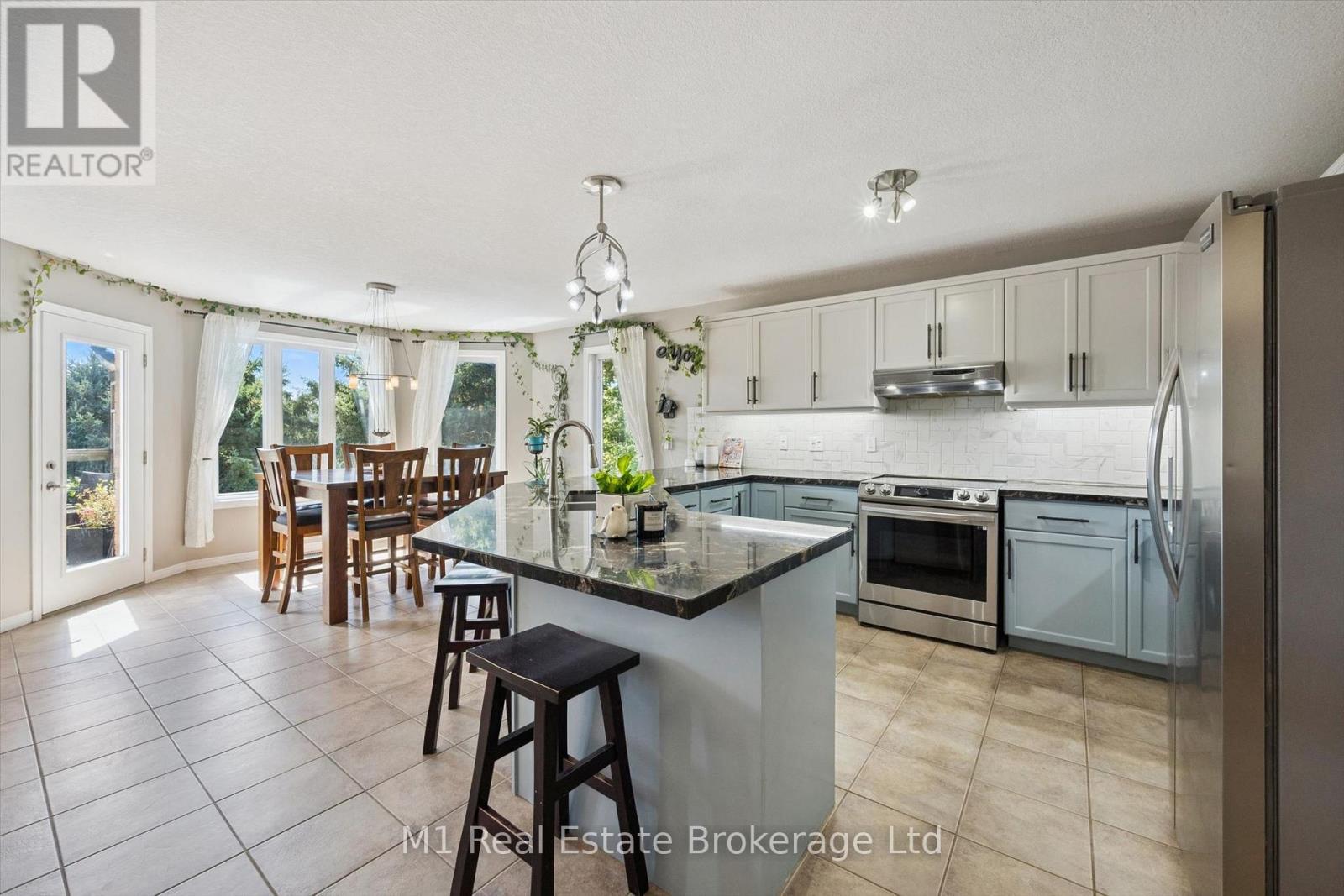 46 PAULSTOWN CRESCENT - 12