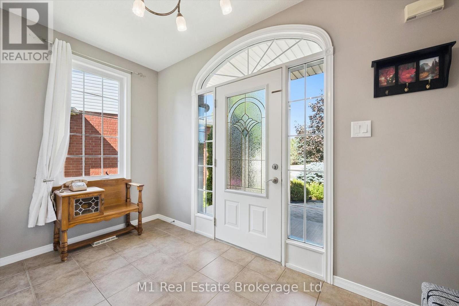 46 PAULSTOWN CRESCENT - 3