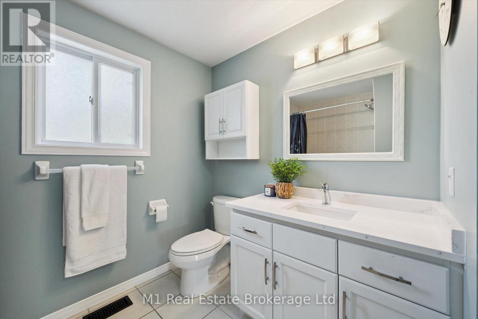 46 PAULSTOWN CRESCENT - Image 32