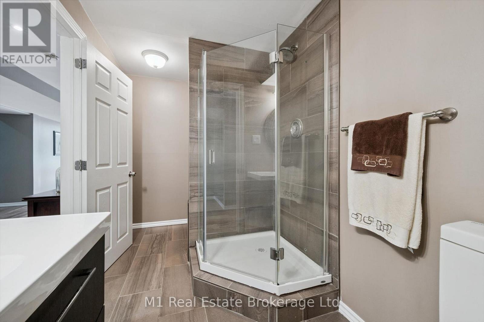 46 PAULSTOWN CRESCENT - Image 39