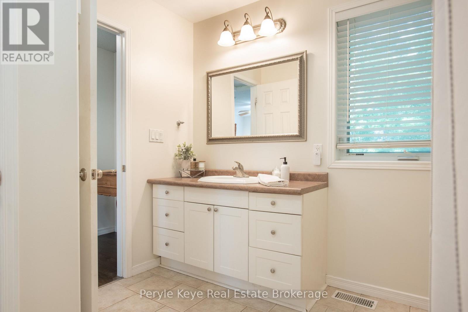 240 JONES ROAD - Image 22
