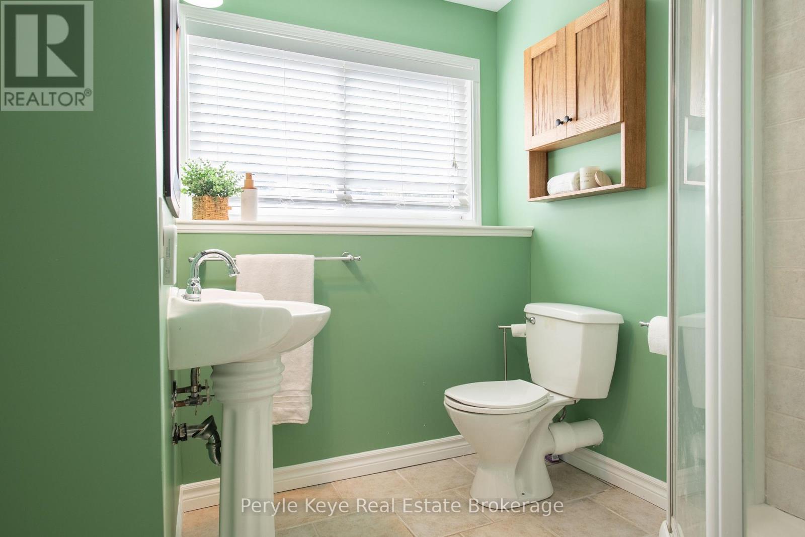 240 JONES ROAD - Image 30