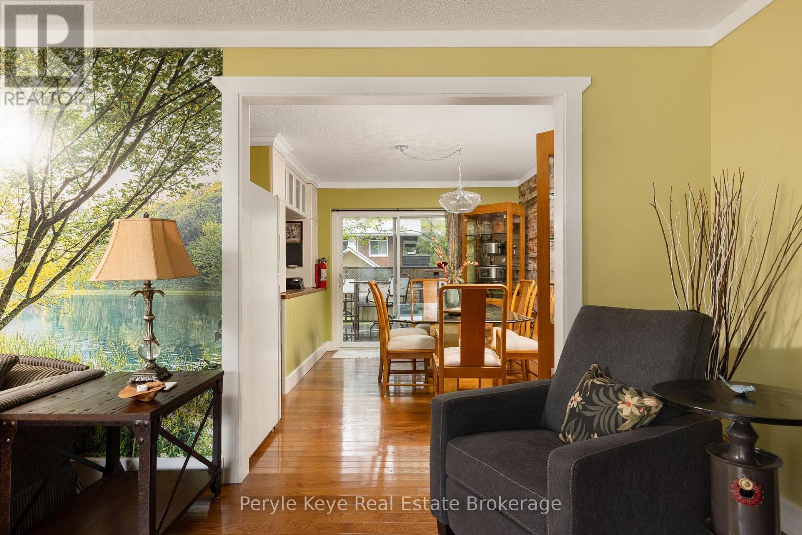 37 WOODLAND DRIVE - 16