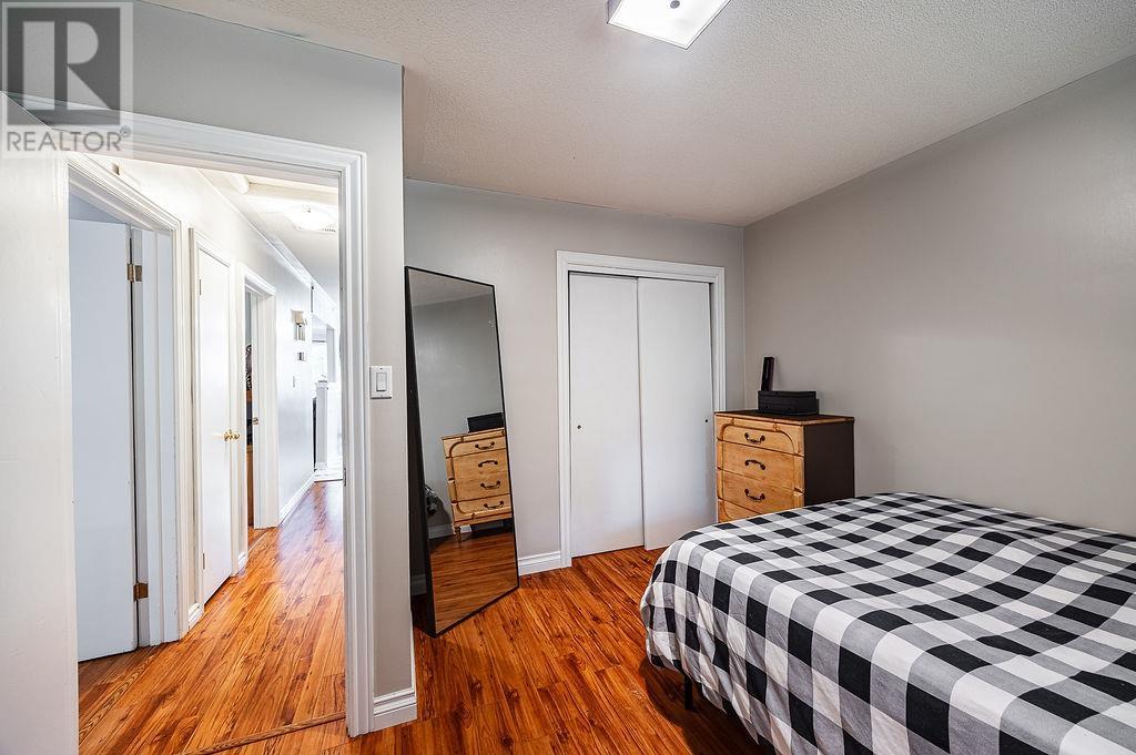 60 Hussey ST - 17