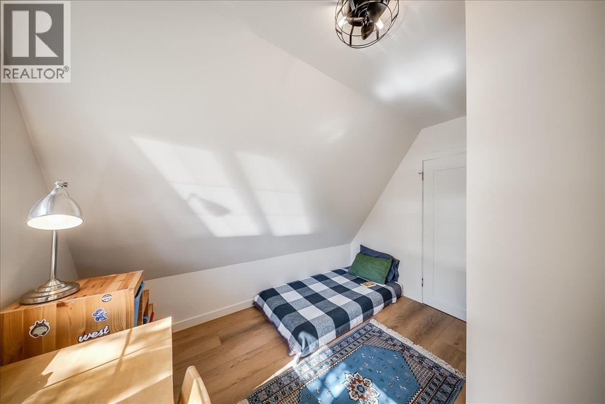 1398 Victoria Avenue - 24