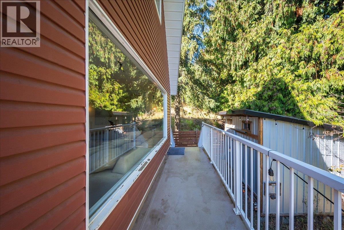 1398 Victoria Avenue - 38