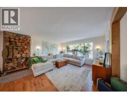 Living room - 1398 Victoria Avenue, Rossland, BC V0G1Y0 Photo 13
