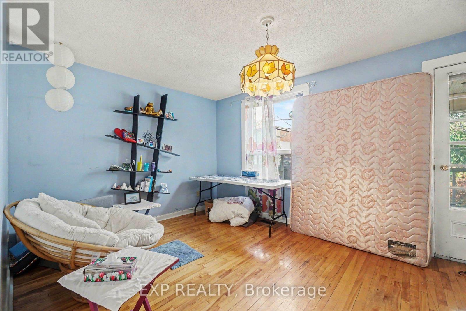 107 HOPEWELL AVENUE - 28