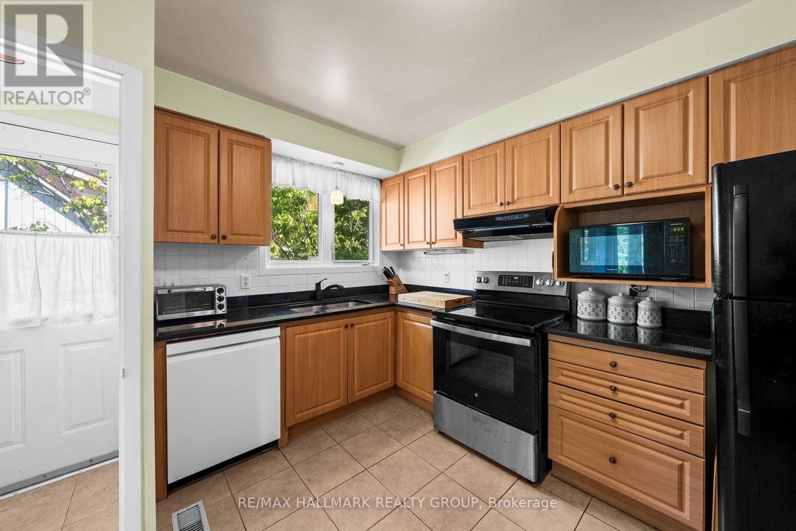 29 WYLIE AVENUE photo 10